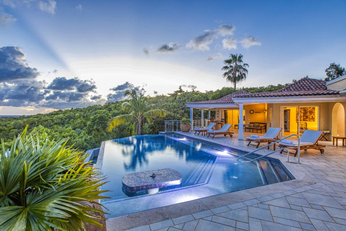 43-Location villa piscine Sea Vous Play Terres Basses Saint Martin_terrasse nuit